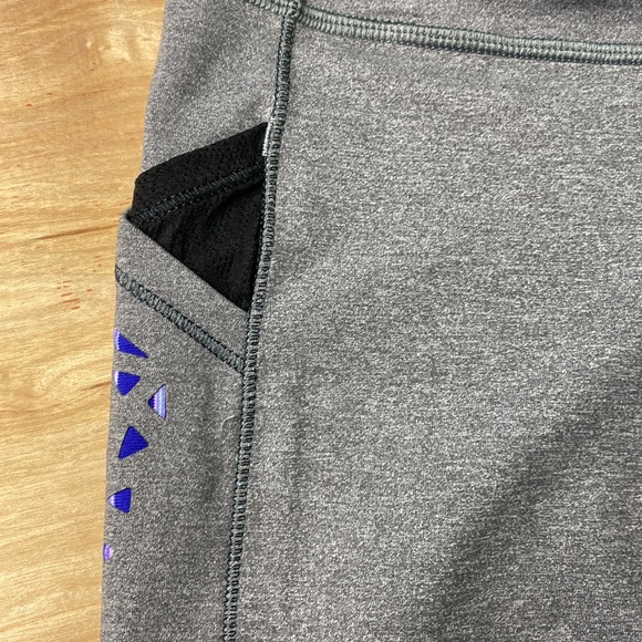 Ivivva by Lululemon Cropped Grey Leggings. Girls Size 12 - Picture 3 of 8